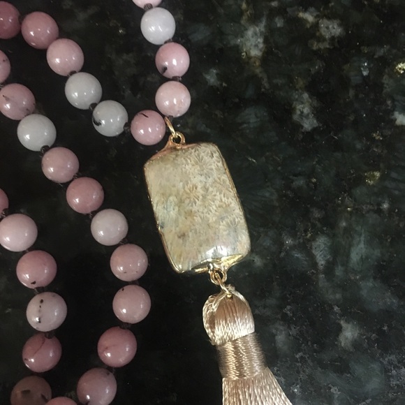 🌸Pink Sandstone Tassel Necklace🌸 - Picture 5 of 7